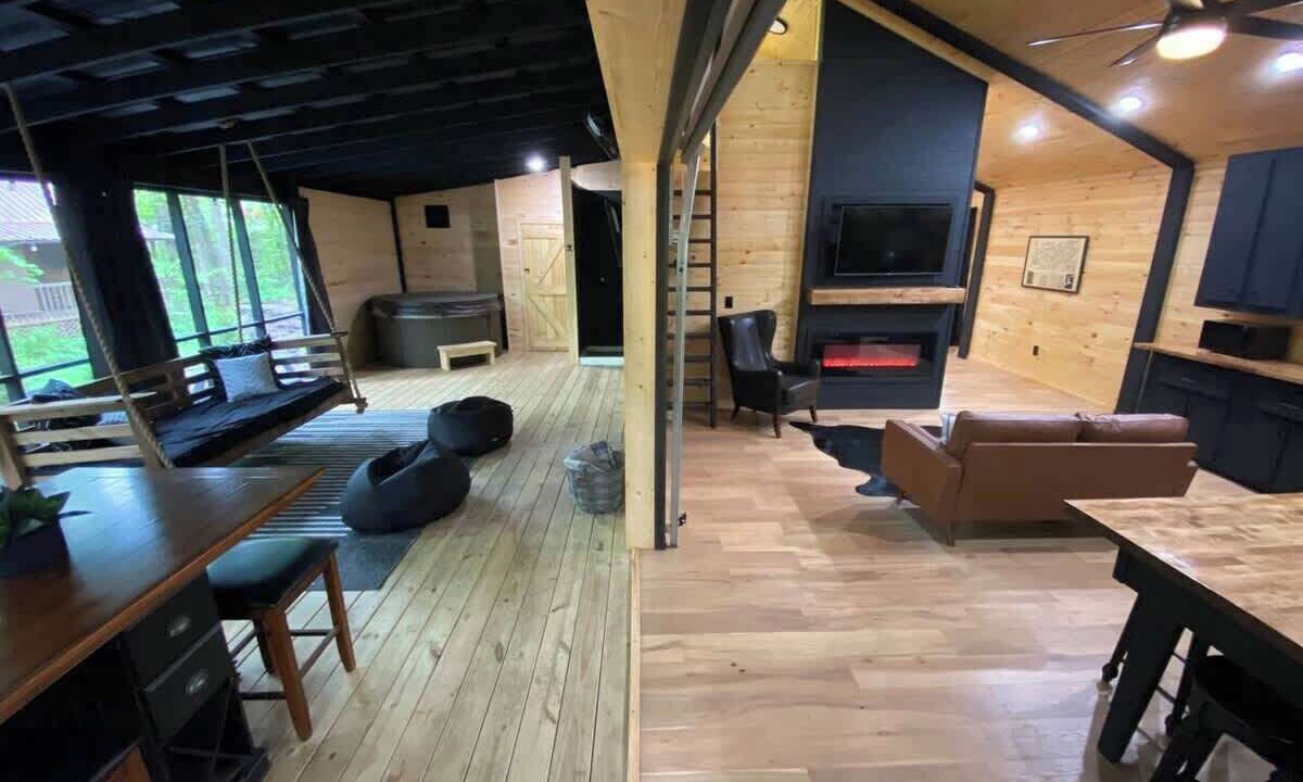 Photo of Livingroom in Rocky Grove