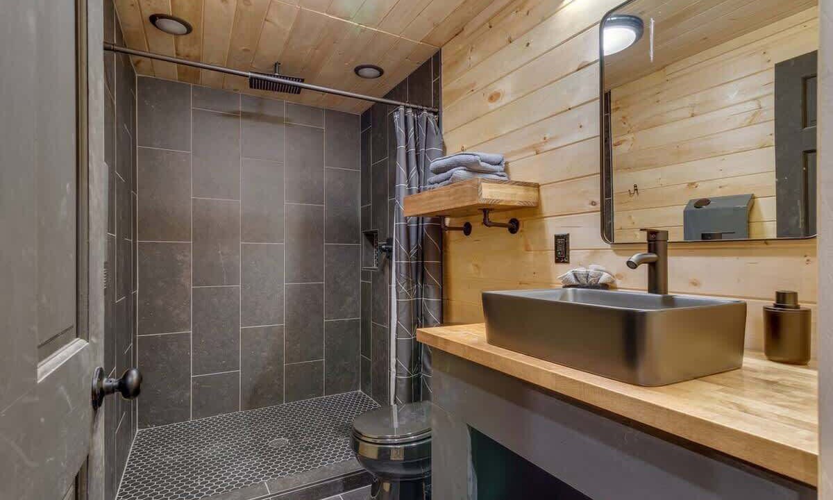 Photo of Bathroom in Rocky Grove