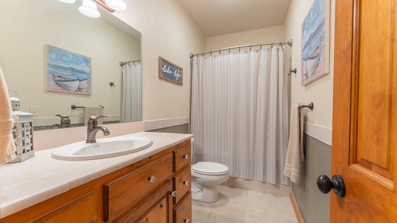 Photo of Bathroom in Roach
