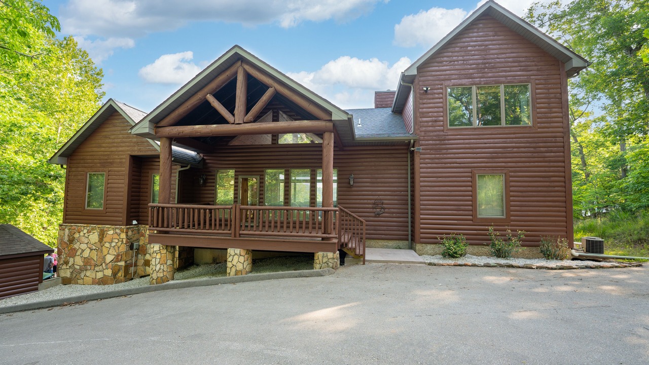 Photo of Outdoor in Roach