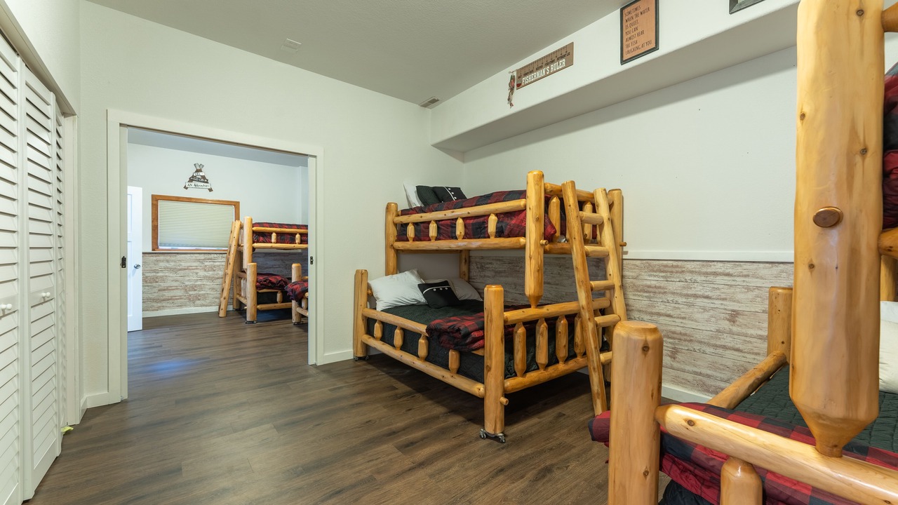 Photo of Bedroom in Roach