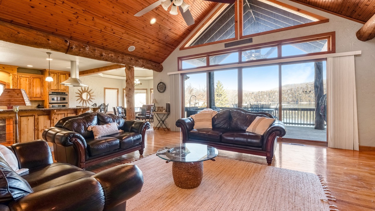 Photo of Livingroom in Roach