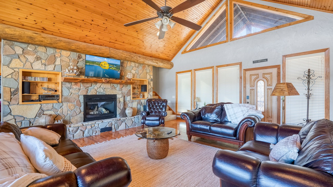 Photo of Livingroom in Roach