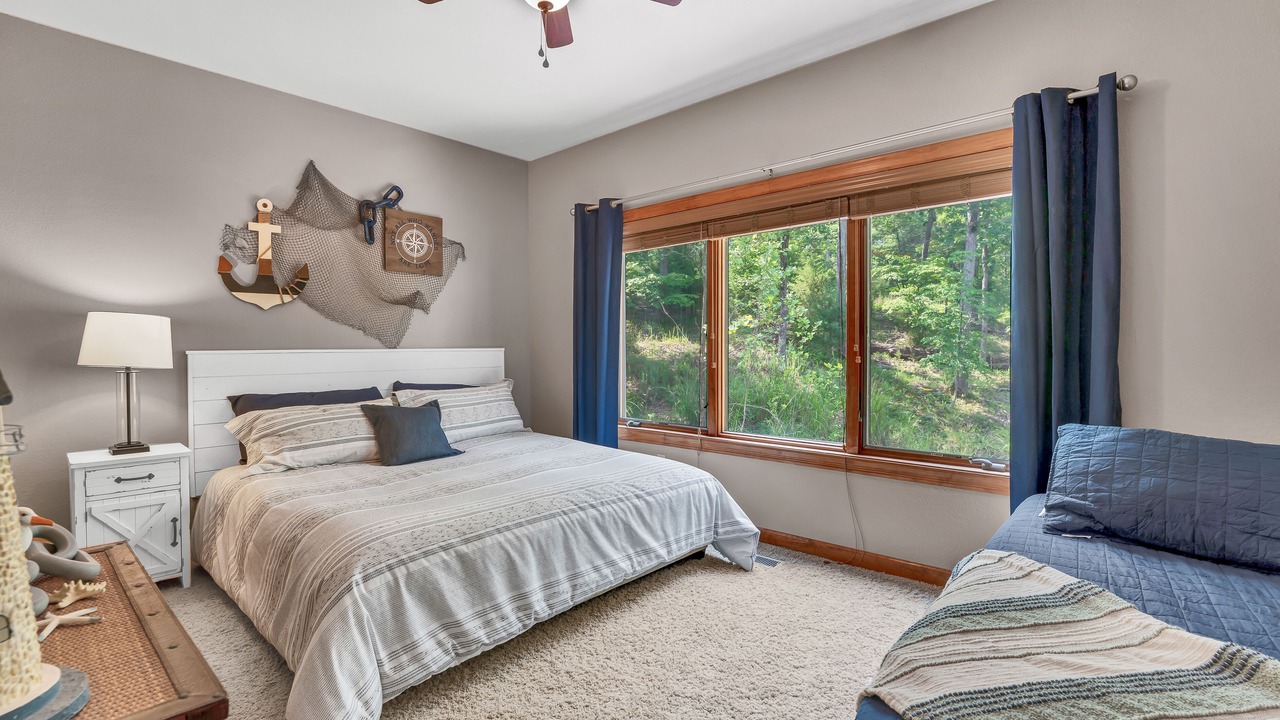 Photo of Bedroom in Roach