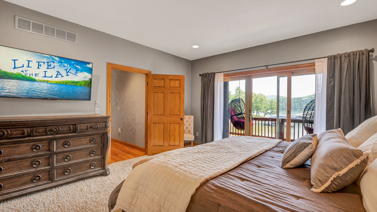 Photo of Bedroom in Roach