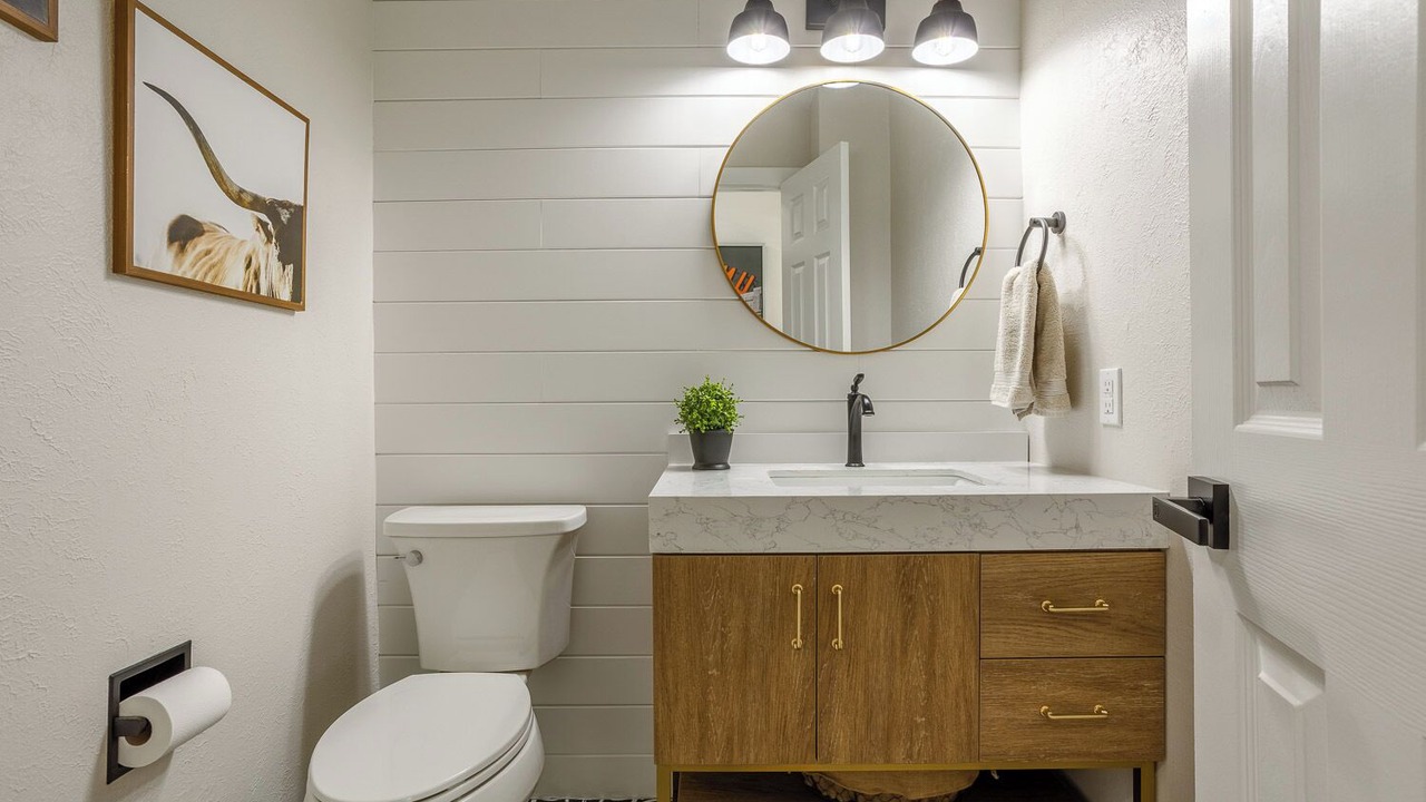 Photo of Bathroom in Columbine