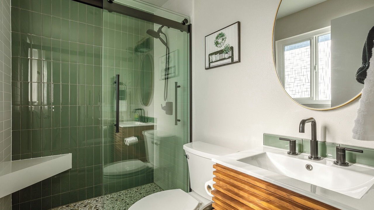 Photo of Bathroom in Columbine