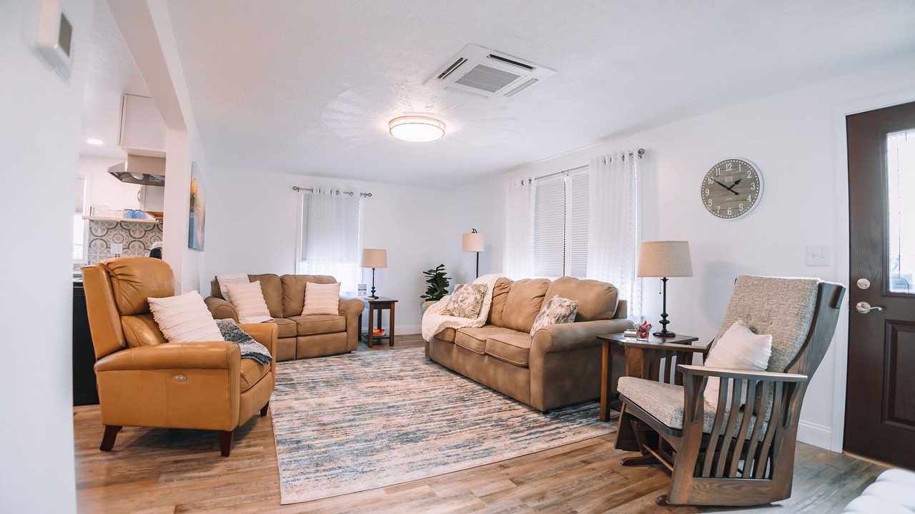 Photo of Livingroom in Sugarcreek