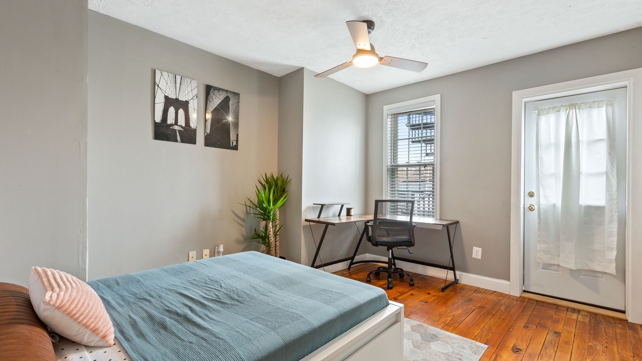 Photo of Bedroom in Downtown Baltimore