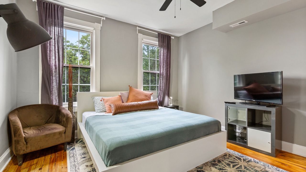 Photo of Bedroom in Downtown Baltimore