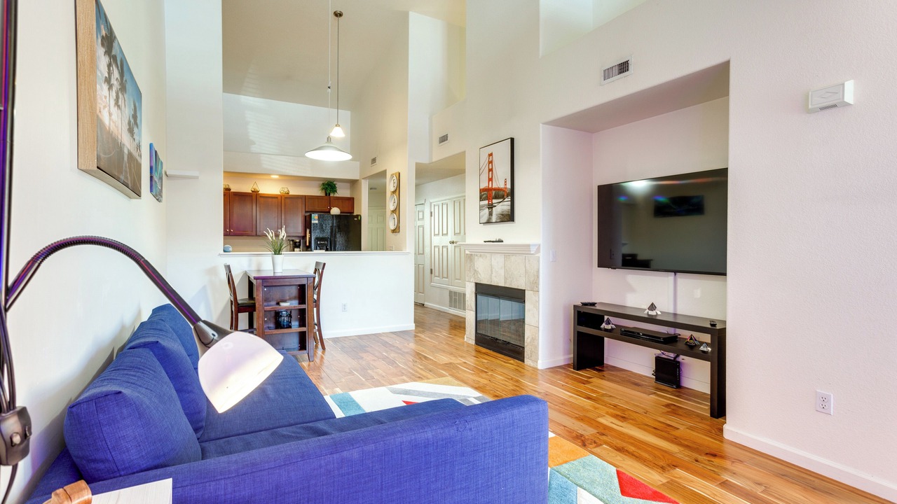 Photo of Livingroom in Dupont