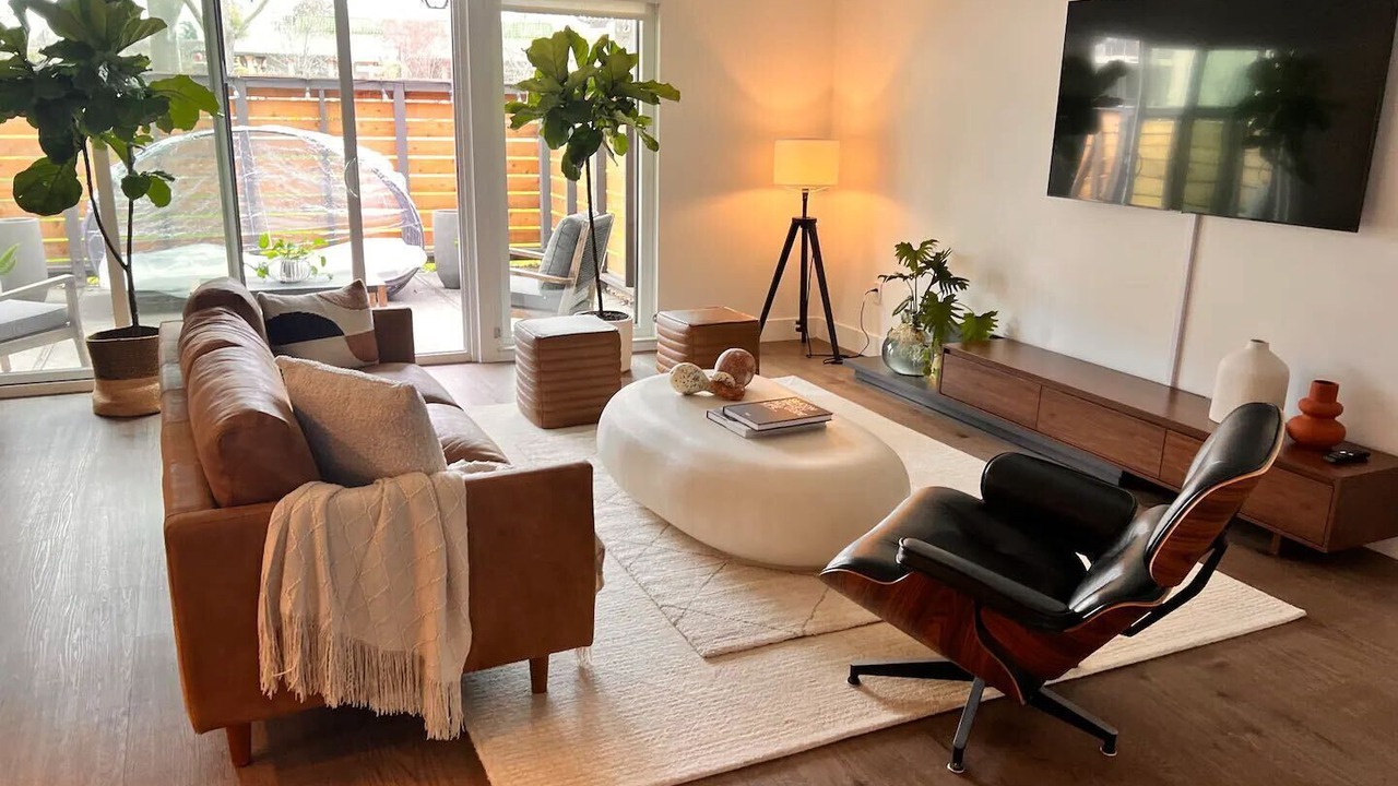 Photo of Livingroom in Sharon Heights
