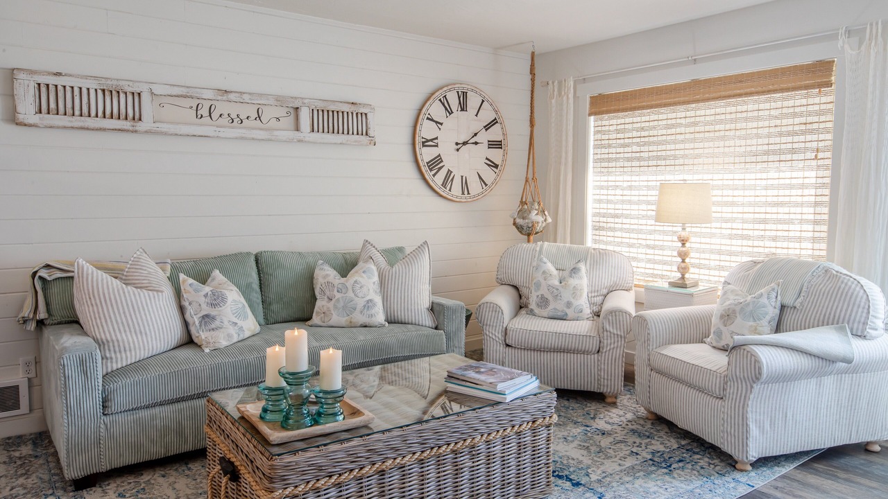 Photo of Livingroom in Downtown Cannon Beach
