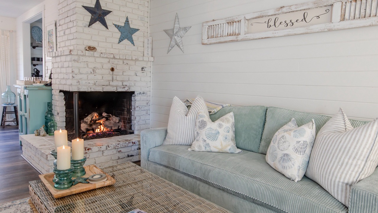 Photo of Livingroom in Downtown Cannon Beach