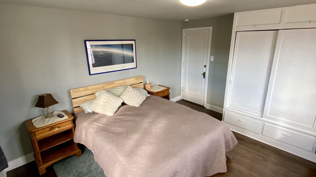 Photo of Bedroom in Edgewater