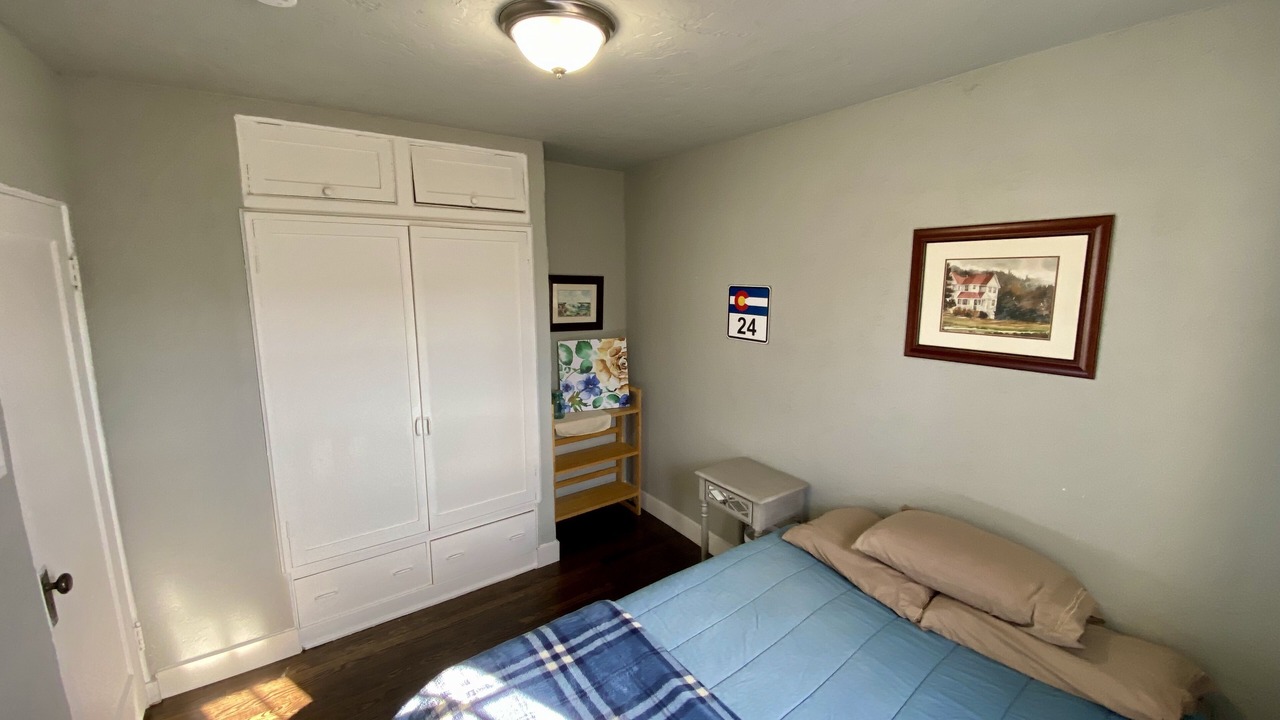 Photo of Bedroom in Edgewater