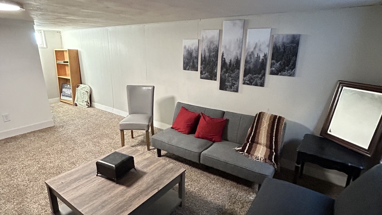 Photo of Livingroom in Edgewater
