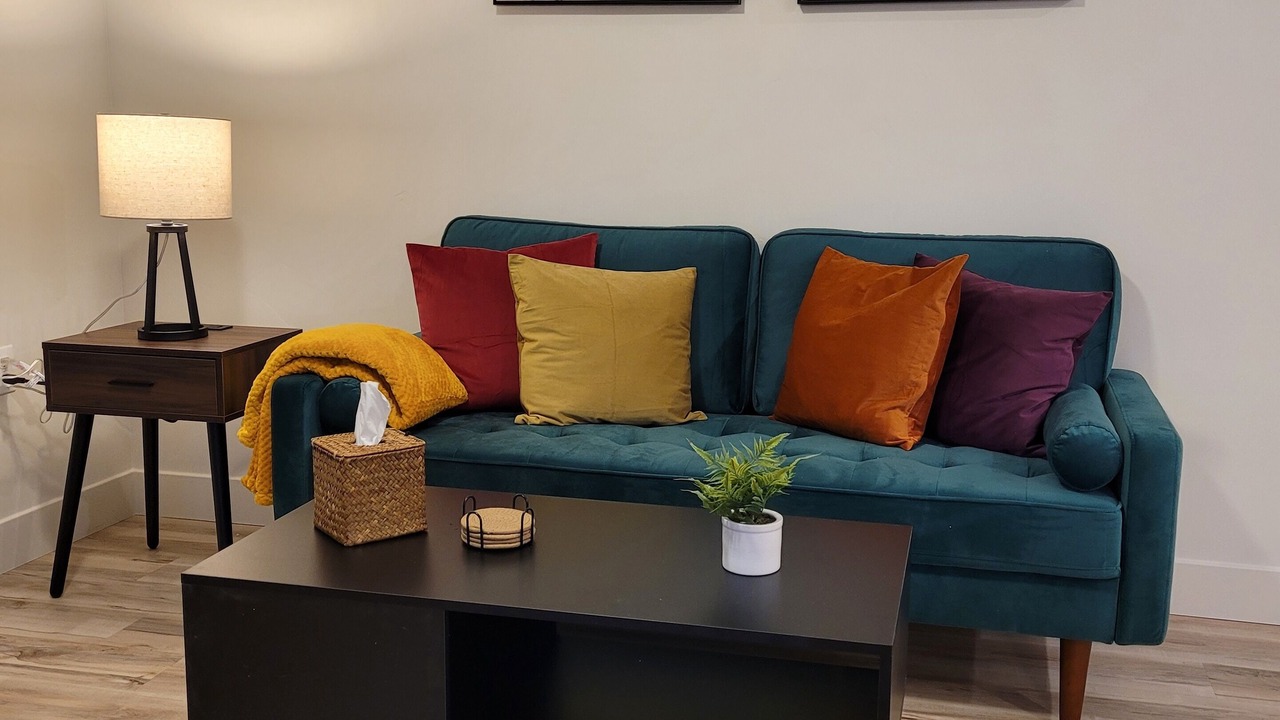 Photo of Livingroom in People's Freeway
