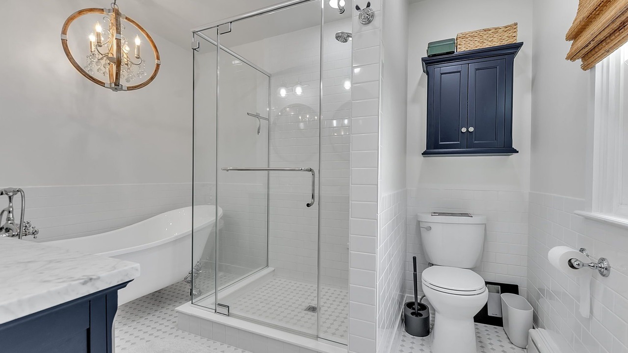 Photo of Bathroom in Lake Erie Beach