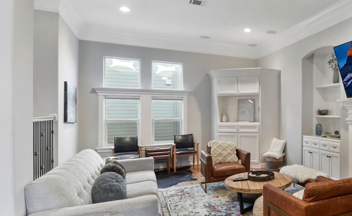 Photo of Livingroom in Shady Acres