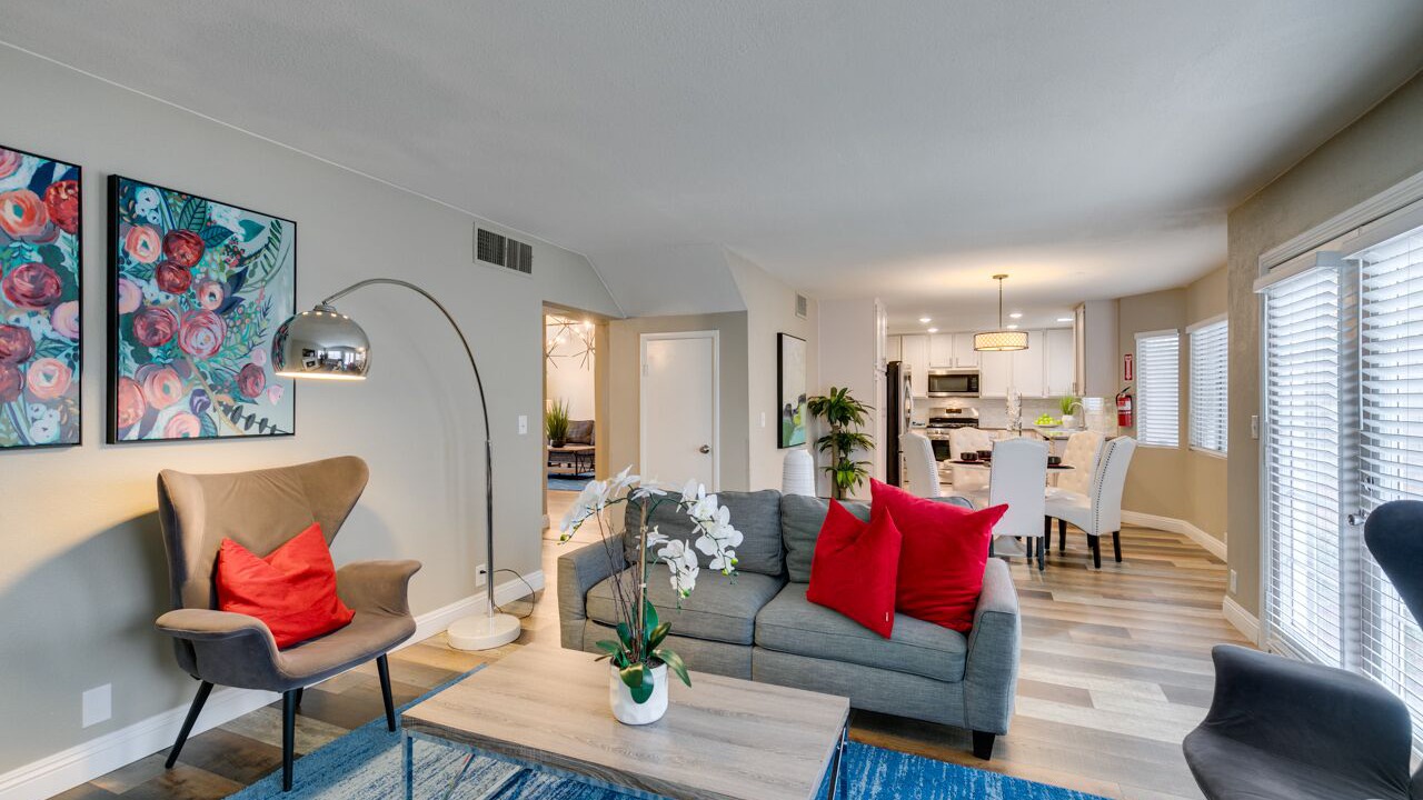Photo of Livingroom in Green Valley North