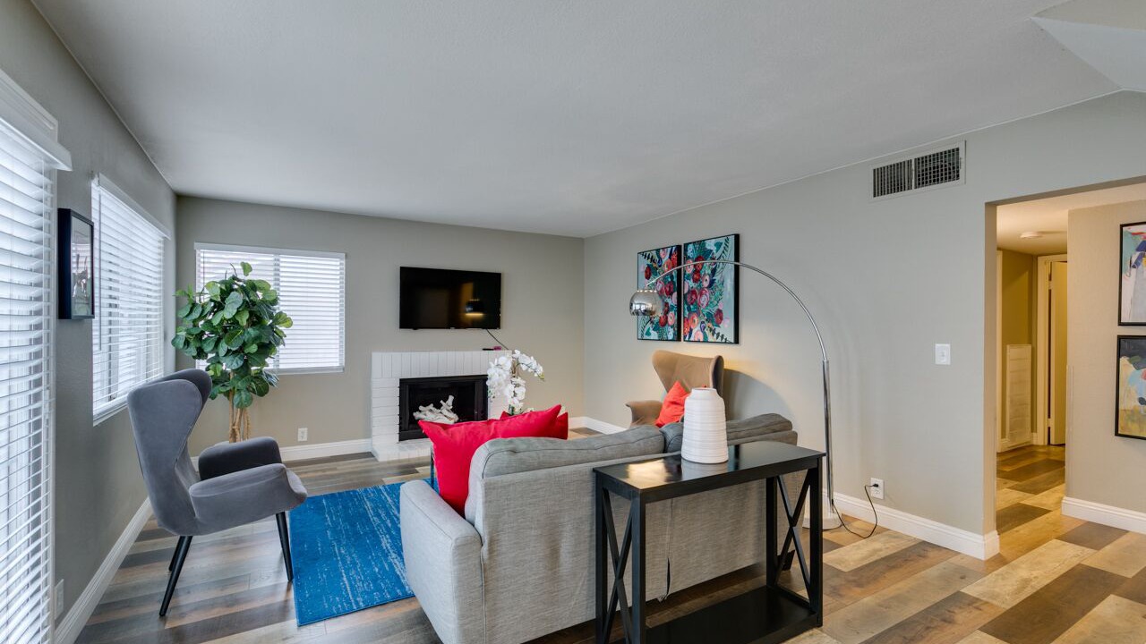 Photo of Livingroom in Green Valley North