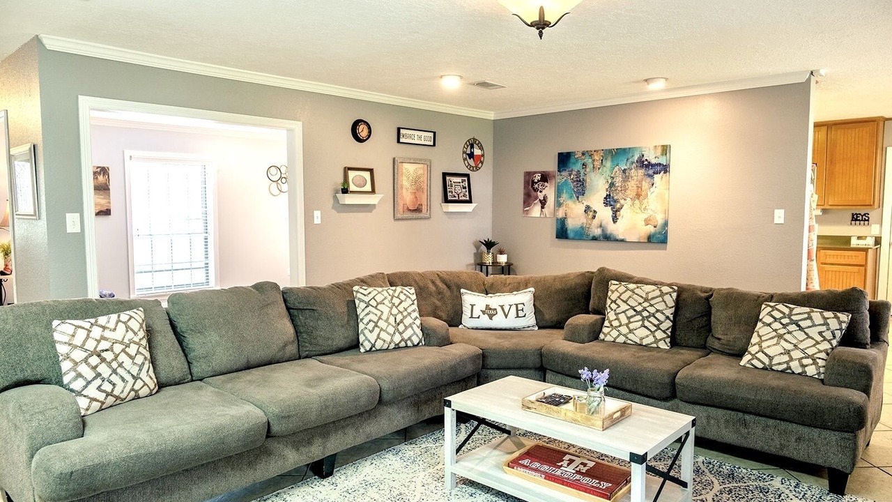Photo of Livingroom in Carter's Grove