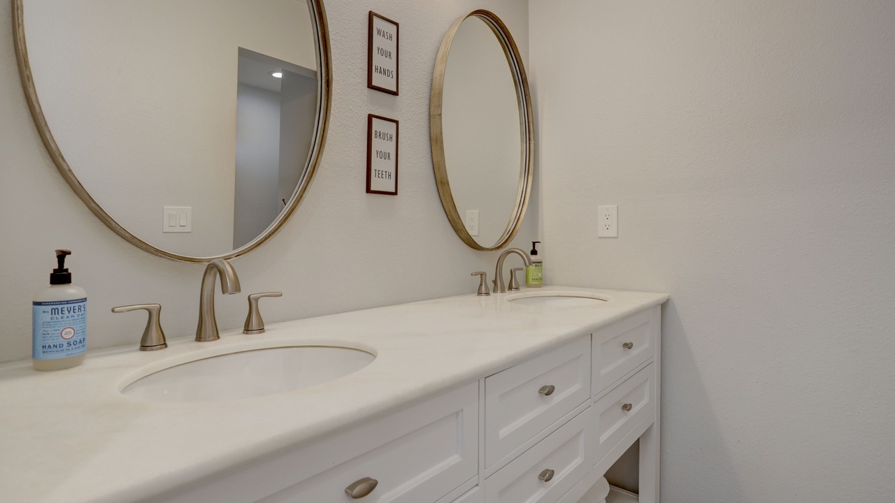 Photo of Bathroom in Acres Green