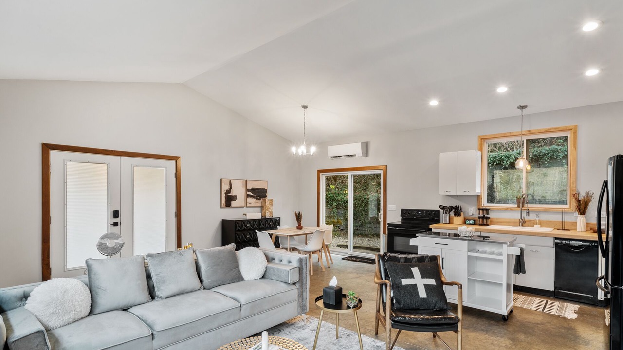 Photo of Livingroom in Anderson Township