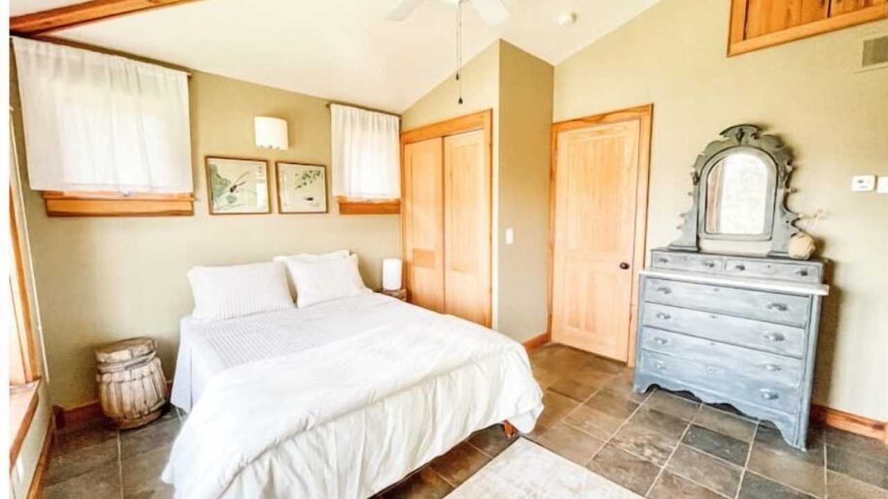 Photo of Bedroom in Batesville