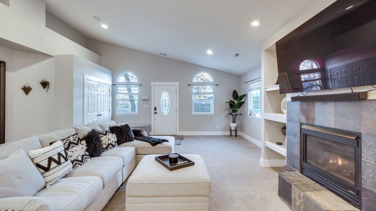 Photo of Livingroom in Golden