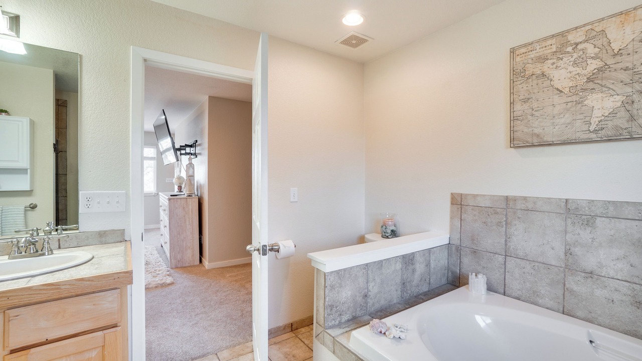 Photo of Bathroom in Golden