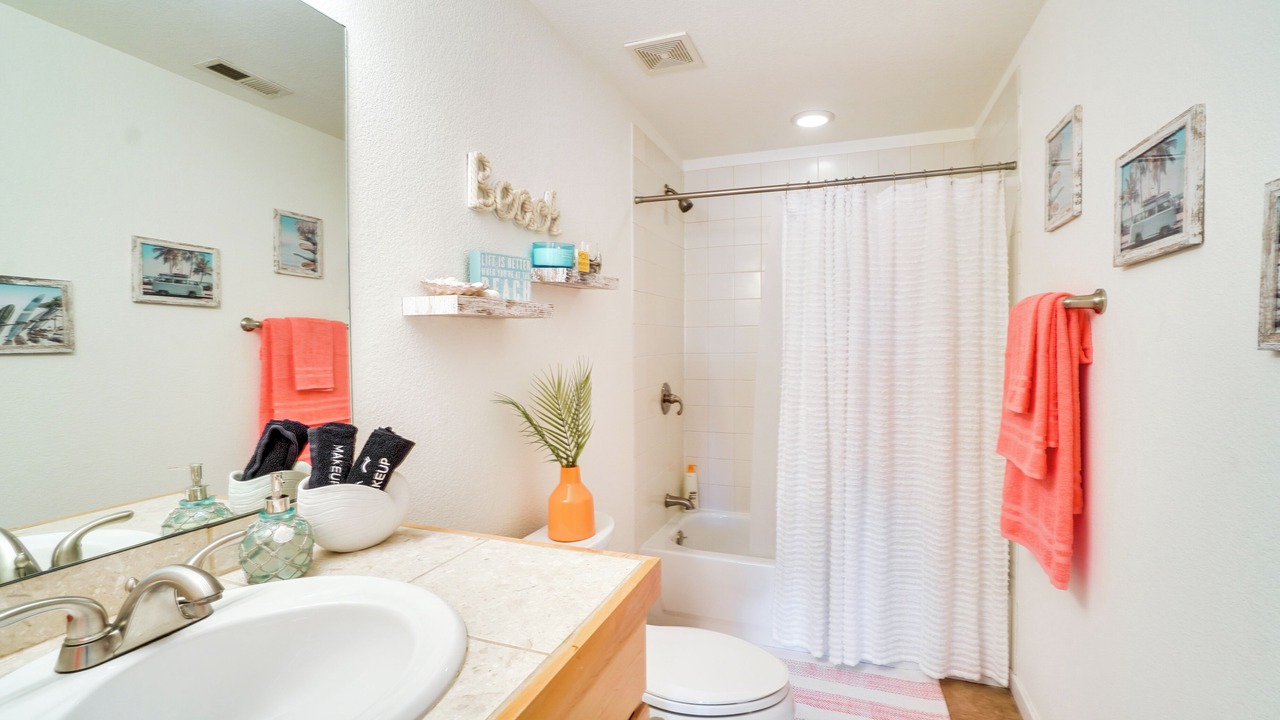 Photo of Bathroom in Golden