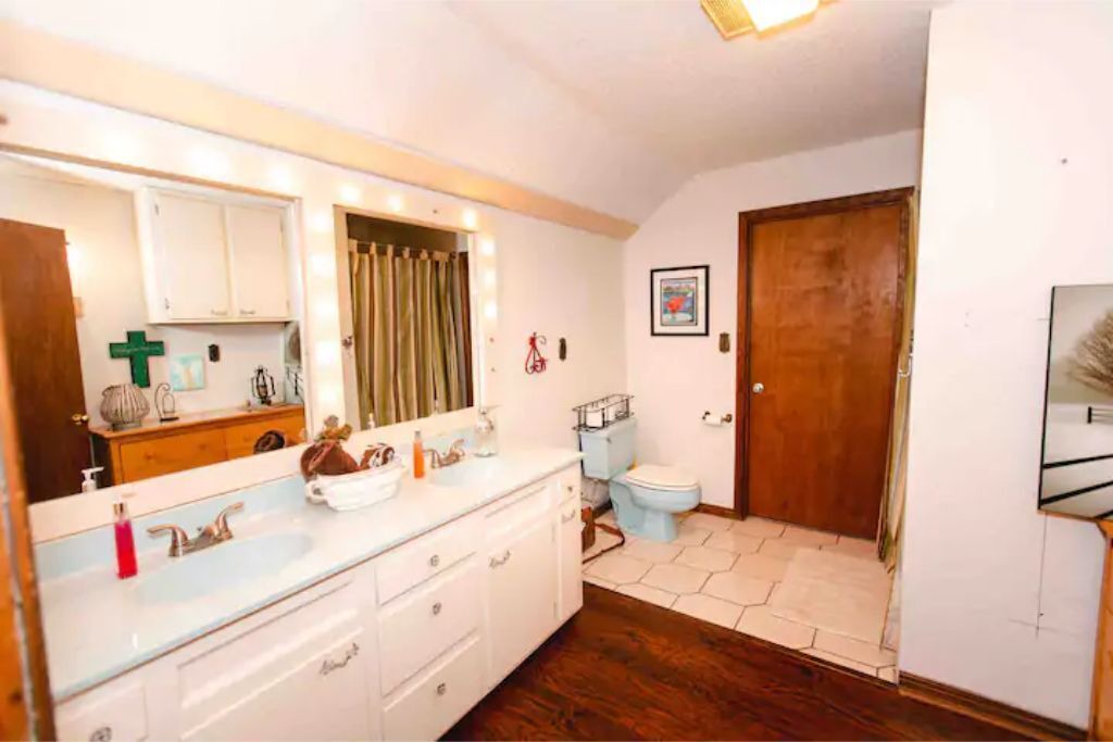 Photo of Bathroom in Olivehill