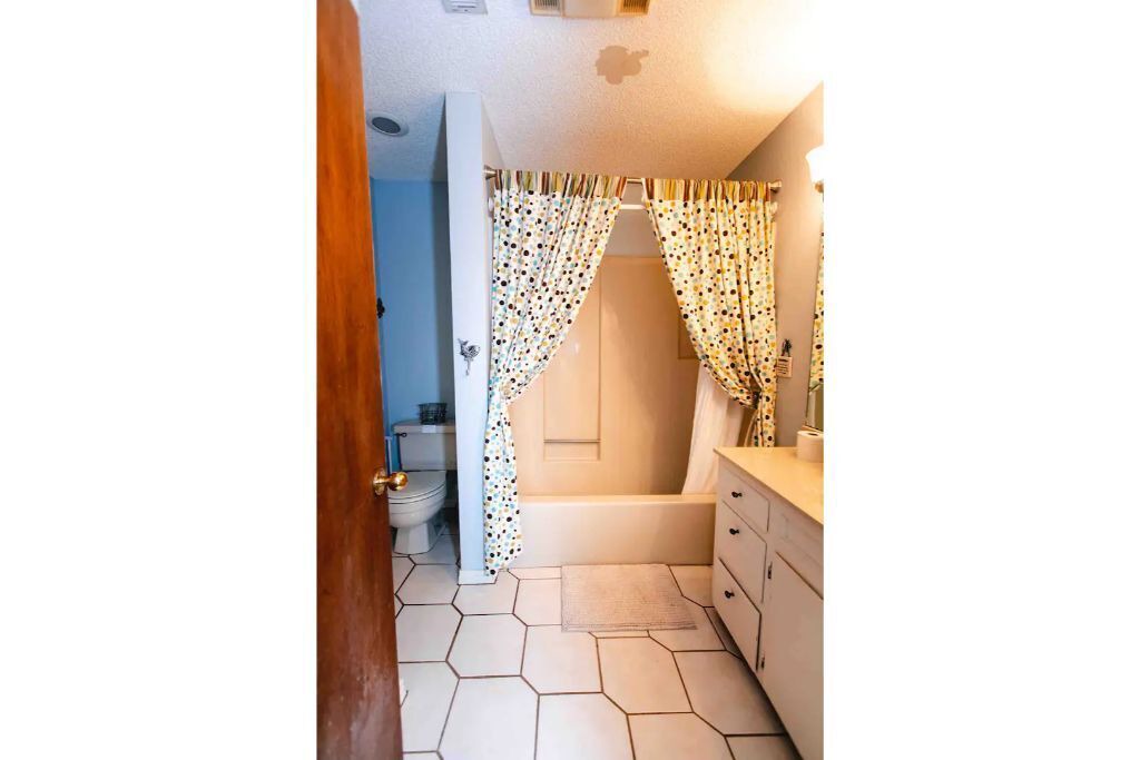Photo of Bathroom in Olivehill