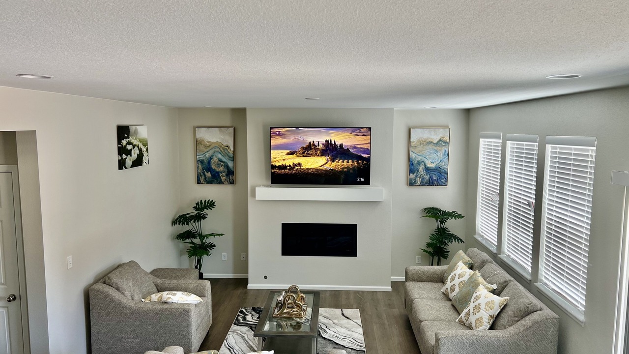 Photo of Livingroom in Dupont