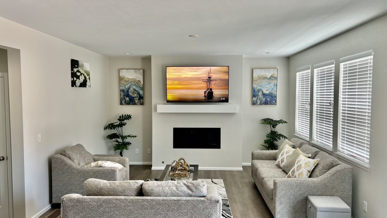 Photo of Livingroom in Dupont