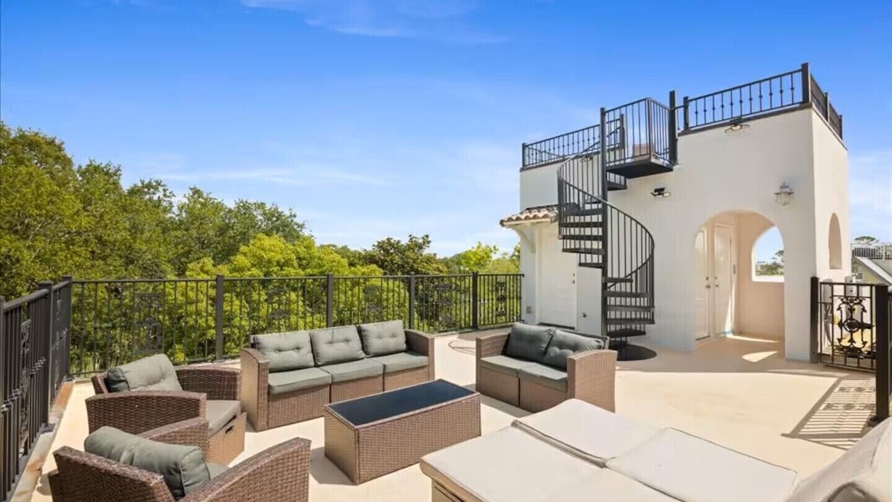 Photo of Patio Balcony in Demere Park