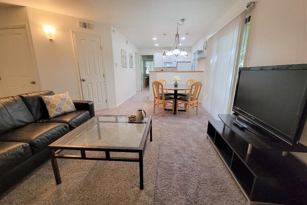 Photo of Livingroom in Englewood