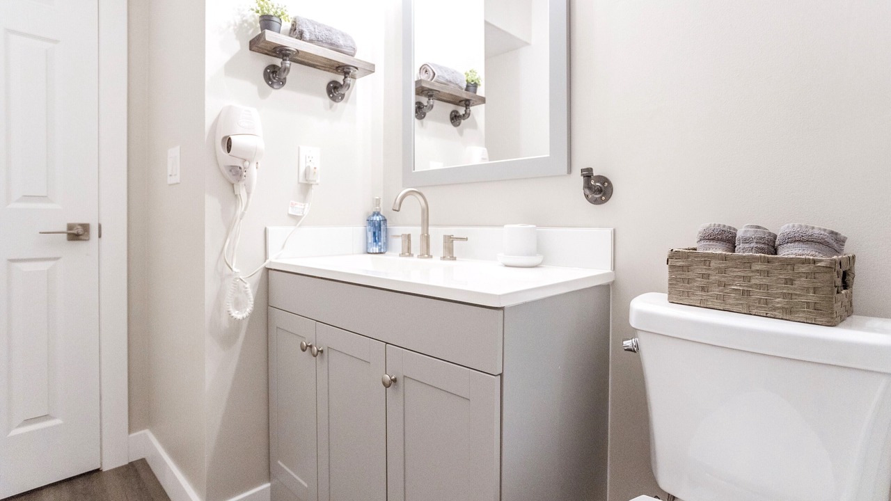 Photo of Bathroom in Weinland Park