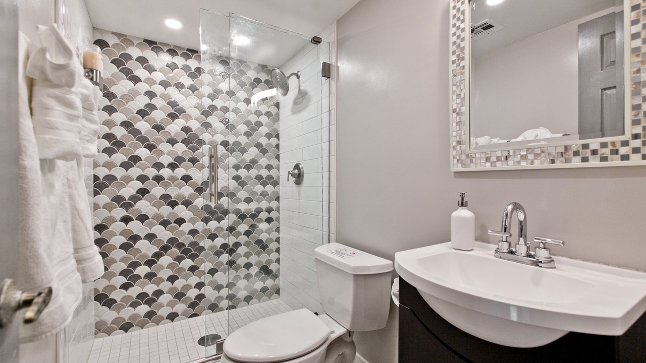 Photo of Bathroom in Canyon Gate