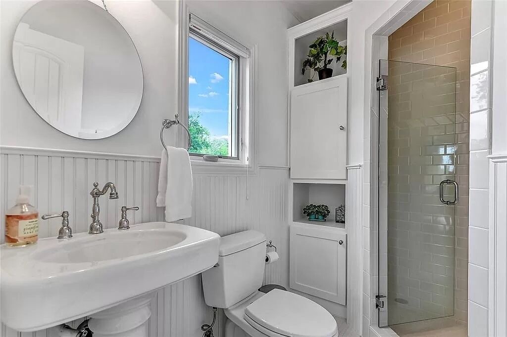 Photo of Bathroom in Pottsboro