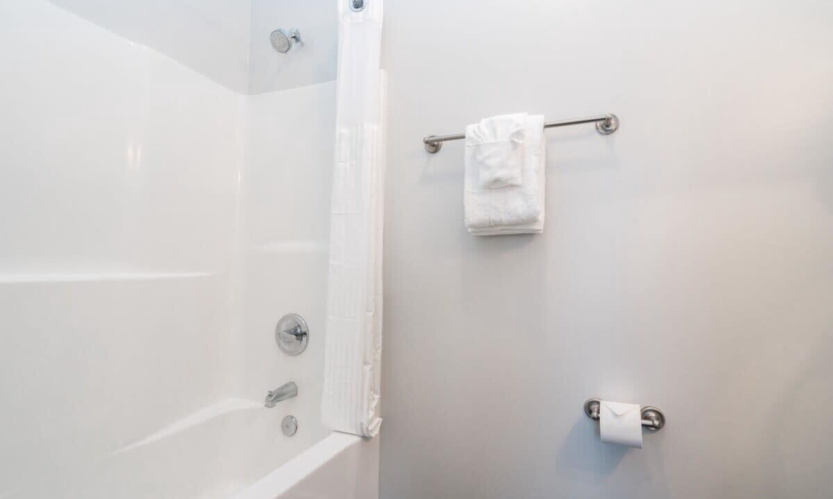 Photo of Bathroom in Music Row