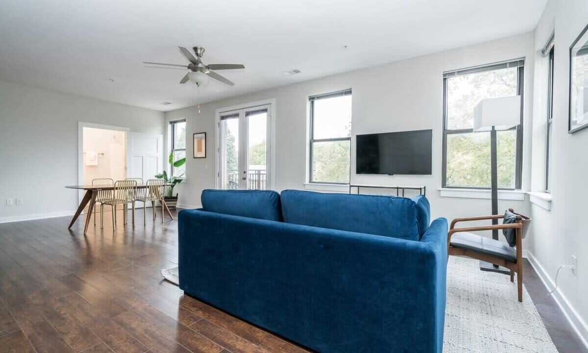 Photo of Livingroom in Music Row
