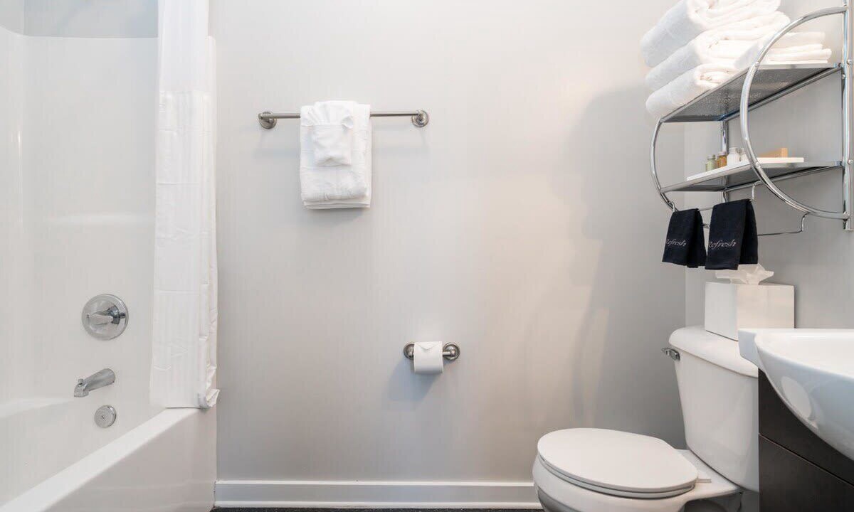 Photo of Bathroom in Music Row