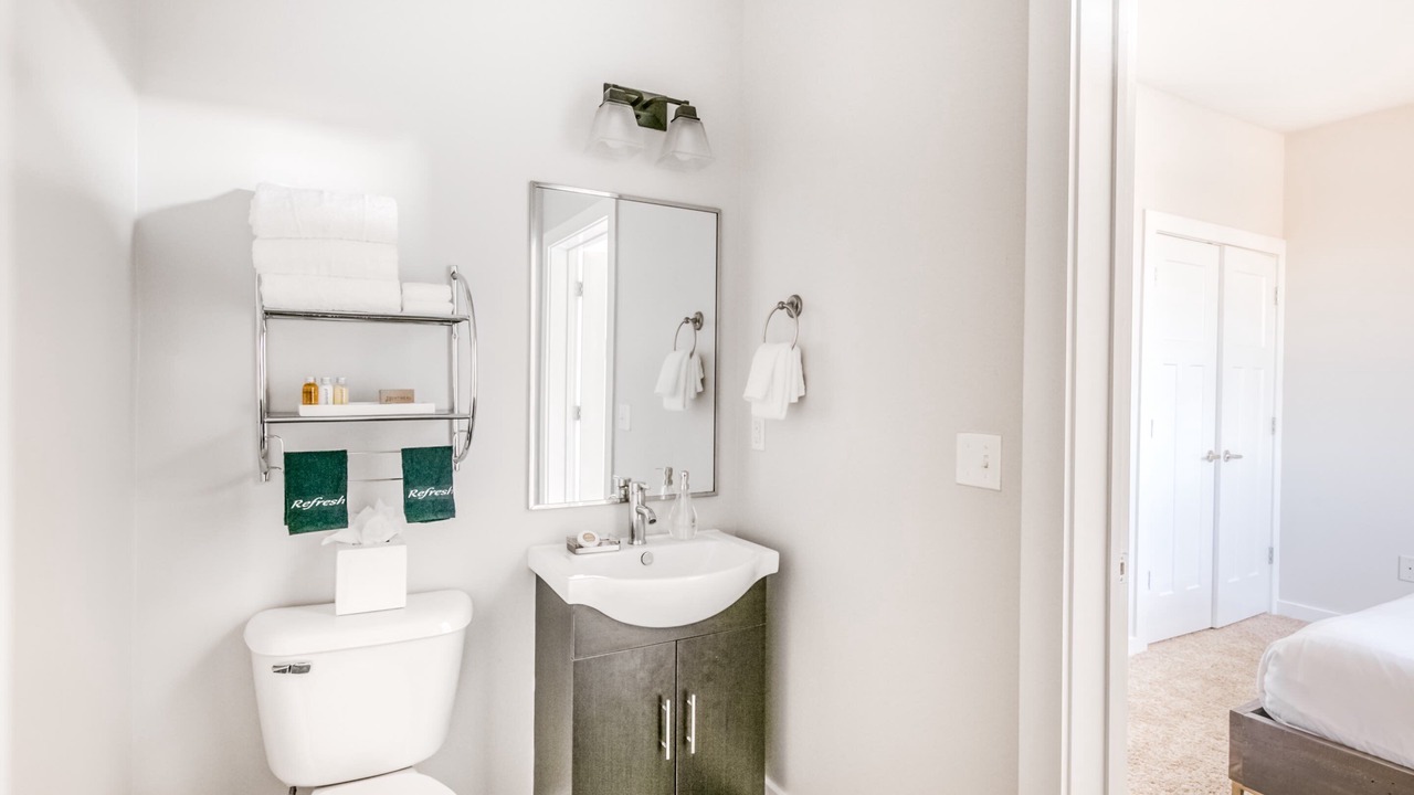 Photo of Bathroom in Music Row