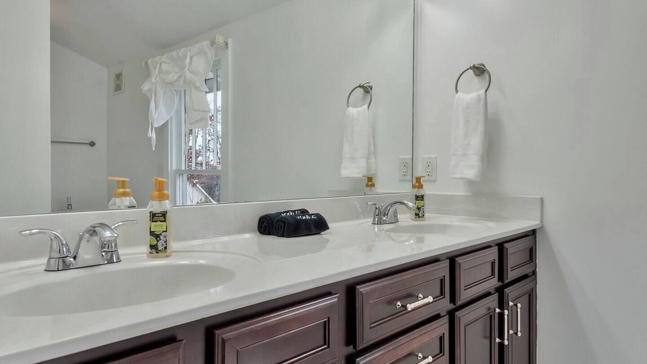 Photo of Bathroom in Eighth Avenue