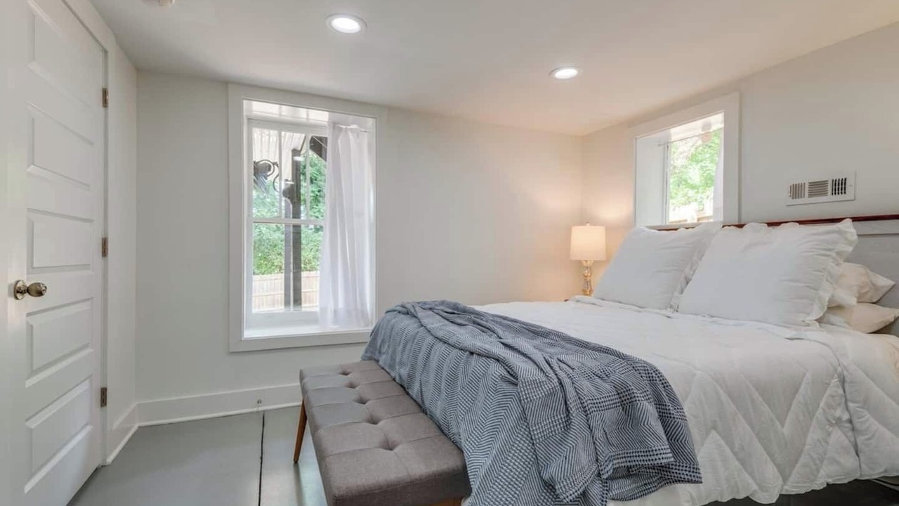 Photo of Bedroom in Eighth Avenue