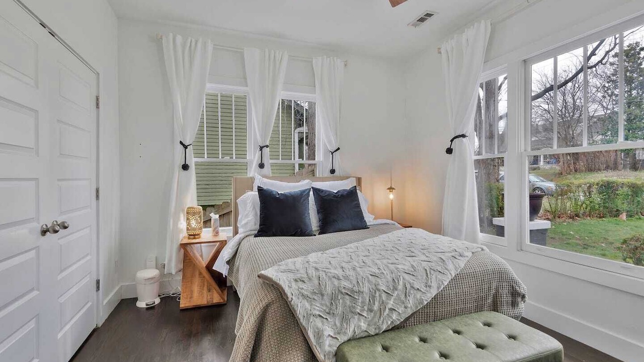 Photo of Bedroom in Eighth Avenue
