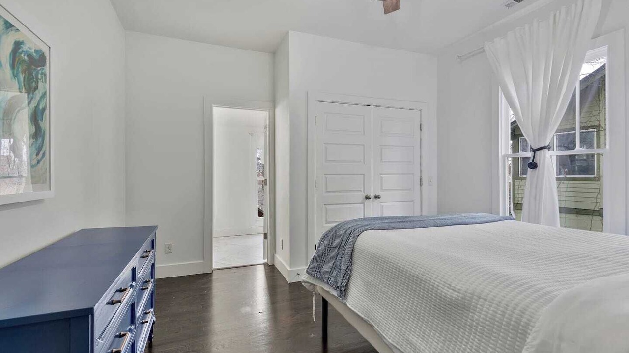 Photo of Bedroom in Eighth Avenue